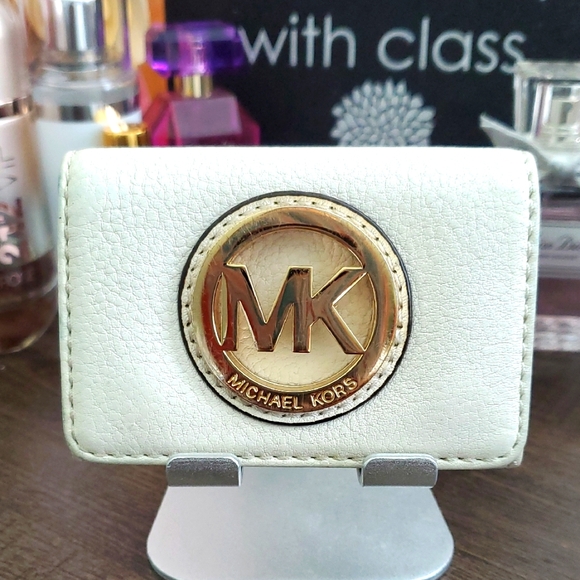 Michael Kors Gold and White Key Card Holder - Picture 1 of 4